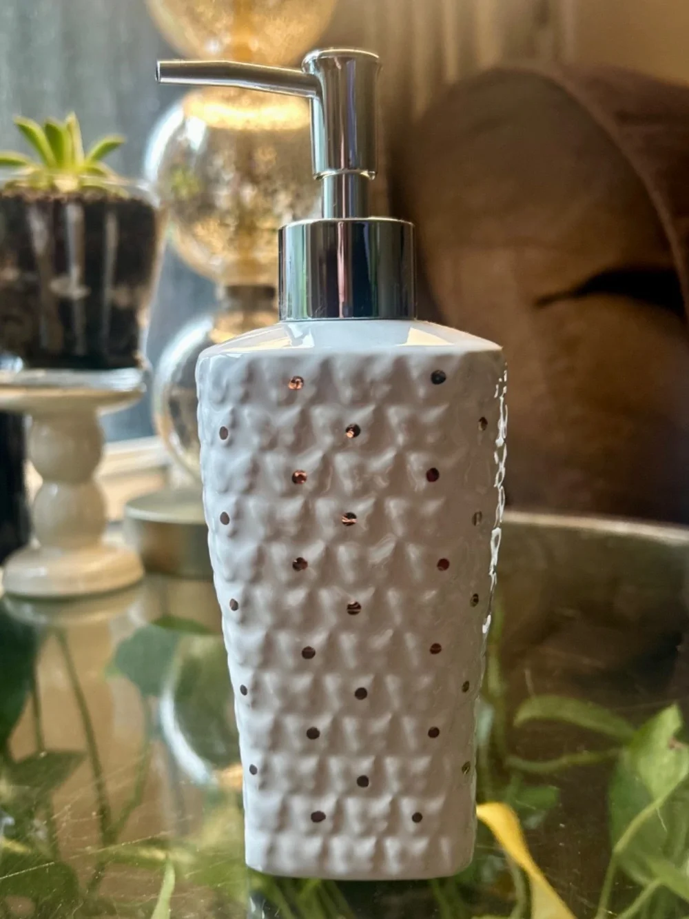 NEW White Textured Ceramic 4-Piece Bathroom Accessory Set with Gold Dot Accents